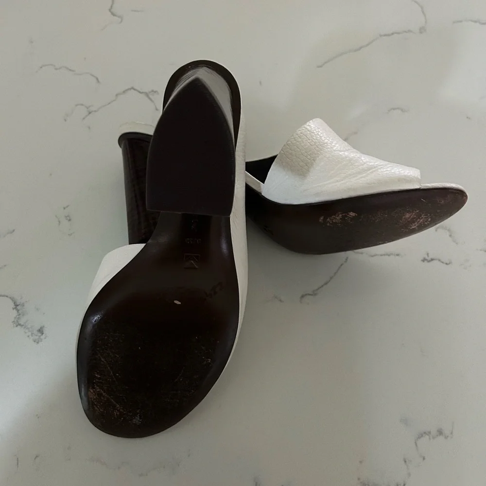 Mercedes Castillo white grained calf sandals - Picture 4 of 6